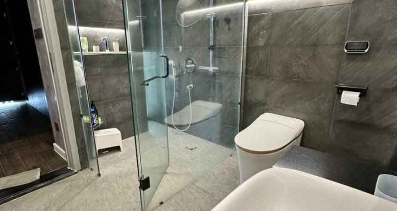 toilet phong ngu master 4 810x430 - Giá mua bán Penthouse Chung cư Riverpark Residence Quận 7 T2/2024