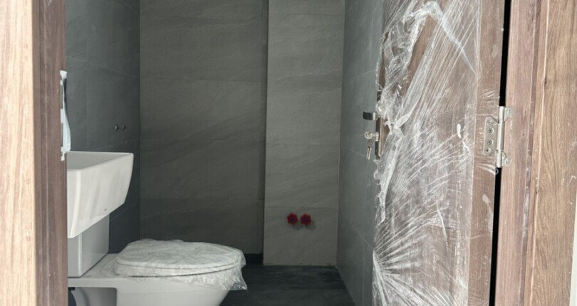 toilet rieng 810x430 - Cho thuê nhà nguyên căn Khu dân cư Him Lam Quận 7 T1/2024 giá rẻ