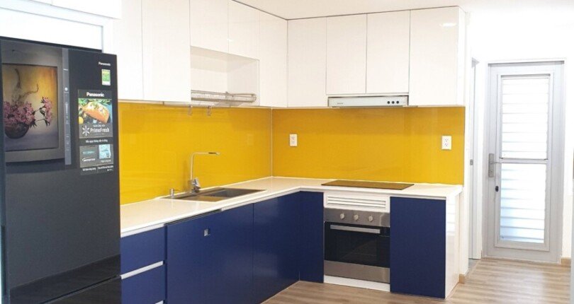 bep can ho ban 5 810x430 - Bán căn hộ 03pn, chung cư Scenic Valley 1, tầng cao, giá 6.5 tỷ, nội thất đầy đủ, nhà có hợp đồng thuê ổn định.