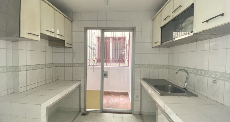 bep trong can ho ban 2 810x430 - Giá mua bán căn hộ 3 phòng ngủ Chung cư Mỹ An Phú Mỹ Hưng T3/2024