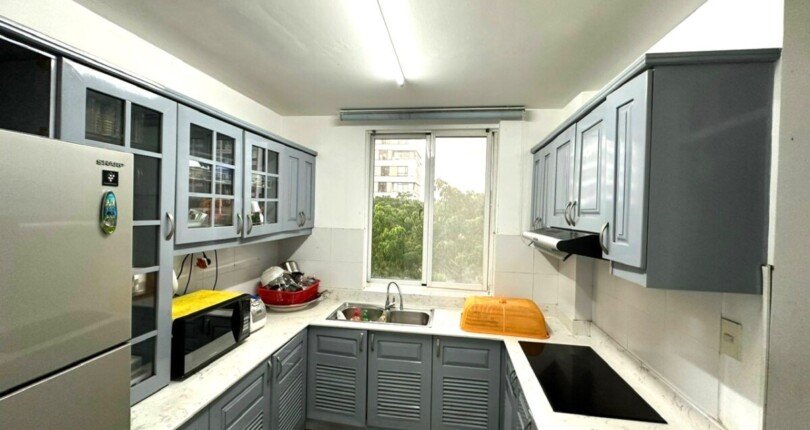 bep trong can ho ban 3 810x430 - Giá mua bán căn hộ 3 phòng ngủ block A Chung cư Mỹ Khang T3/2024