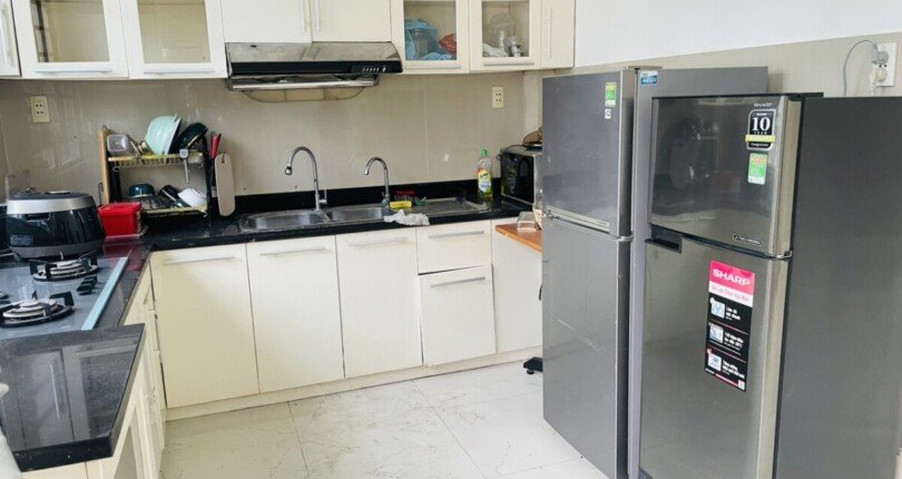 bep trong nha dat ban 810x430 - Giá mua bán nhà khu phố Hưng Gia 1 Phú Mỹ Hưng T2/2024