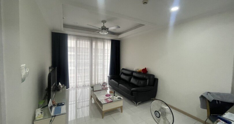 can canh phong khach 810x430 - Giá mua bán căn hộ 3 phòng ngủ Scenic Valley 1 T2/2024