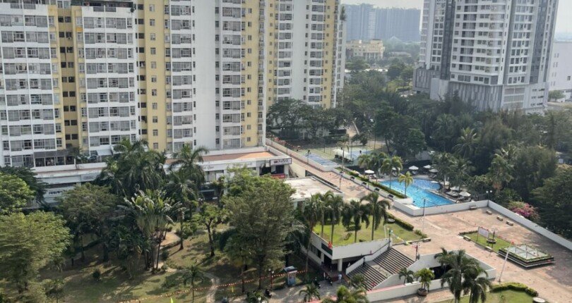 cho thue can ho sky garden 3 4 810x430 - Cho thuê căn góc Sky Garden 3. DT 74m2 Nhà đẹp- đầy đủ nội thất- Lầu cao view hồ bơi. Giá 14 triệu/tháng