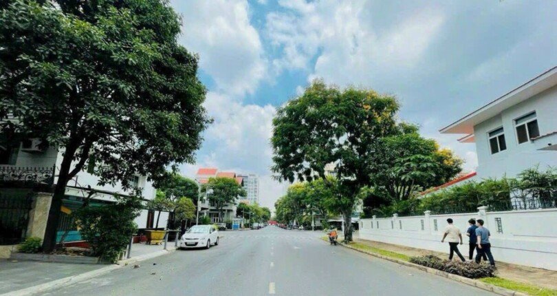 duong nguyen cao quan 7 810x430 - Giá mua bán nhà biệt thự Khu phố Nam Thiên đường Nguyễn Cao Phú Mỹ Hưng T3/2024