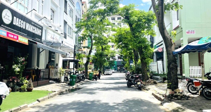 duong noi khu hung phuoc 4 810x430 - Giá mua bán nhà phố có thang máy đường Nội Khu Hưng Phước 4 T3/2024