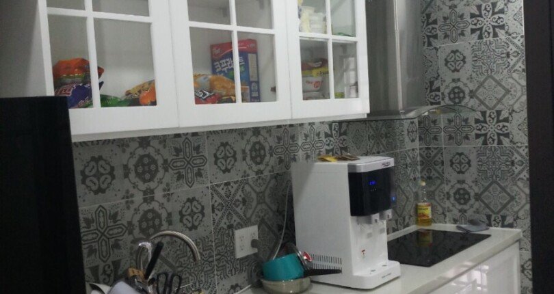 hinh anh bep cna ho ban 810x430 - Bán căn hộ 80m2, tầng cao, chung cư Scenic Valley 1, giá 4.2 tỷ,nhà có hợp đồng thuê.