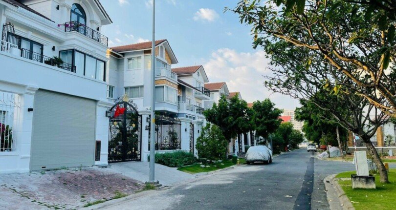 hinh anh duong noi khu nam phu villas quan 7 810x430 - Giá mua bán nhà biệt thự đơn lập Khu dân cư Nam Phú Villas Quận 7 T3/2024