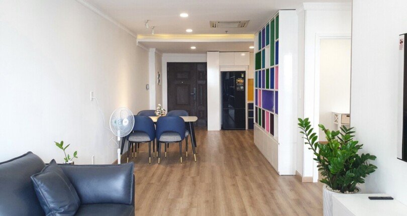 hinh anh phong khach can ho ban 4 810x430 - Bán căn hộ 03pn, chung cư Scenic Valley 1, tầng cao, giá 6.5 tỷ, nội thất đầy đủ, nhà có hợp đồng thuê ổn định.