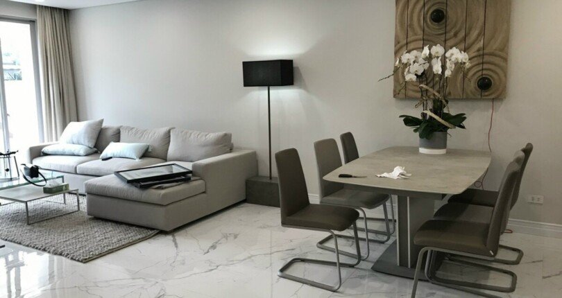 hinh anh phong khach can ho can ban 1 810x430 - Bán Shop House chung cư Scenic Valley 1, diện tích 136m2, giá 8.190 tỷ, nội thất đầy đủ.