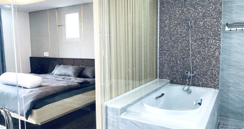 hinh anh phong ngu master 810x430 - Giá mua bán căn hộ Penthouse Block A Chung cư Green View Nguyễn Lương Bằng T3/2024