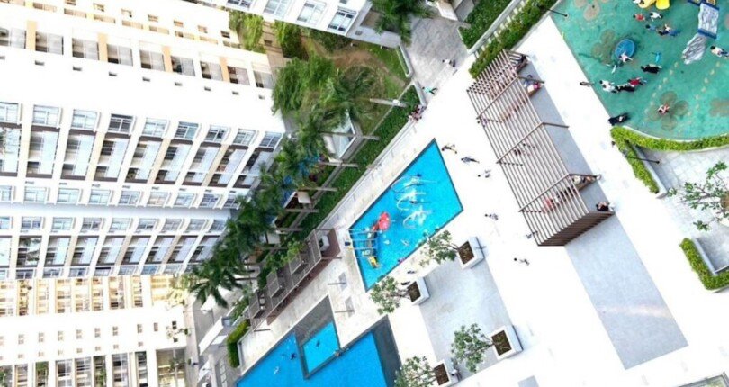 ho boi tien ich noi khu scenic valley 1 810x430 - Giá mua bán căn hộ 3 phòng ngủ Block D Chung cư Scenic Valley 1 T3/2024