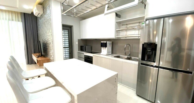 khong gian bep 1 810x430 - Giá mua bán căn hộ Chung cư Riverpark Premier Block B T3/2024