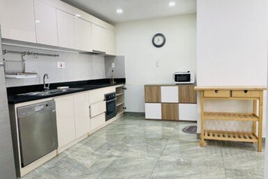 khong-gian-bep-rong-rai