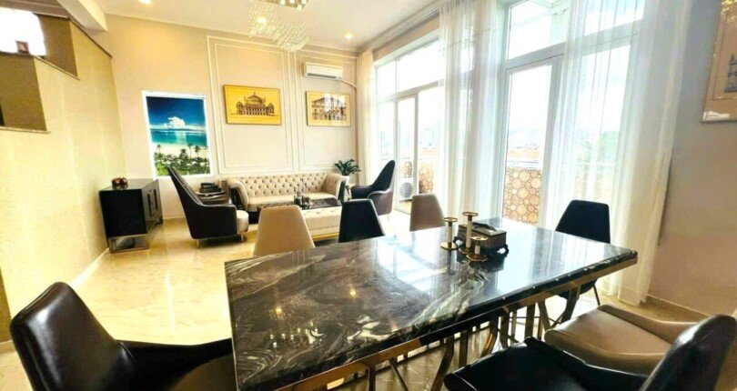 khong gian phong an va phong khach 810x430 - Giá mua bán căn hộ Penthouse D2-2 Chung cư Mỹ Tú 1 Quận 7 T3/2024