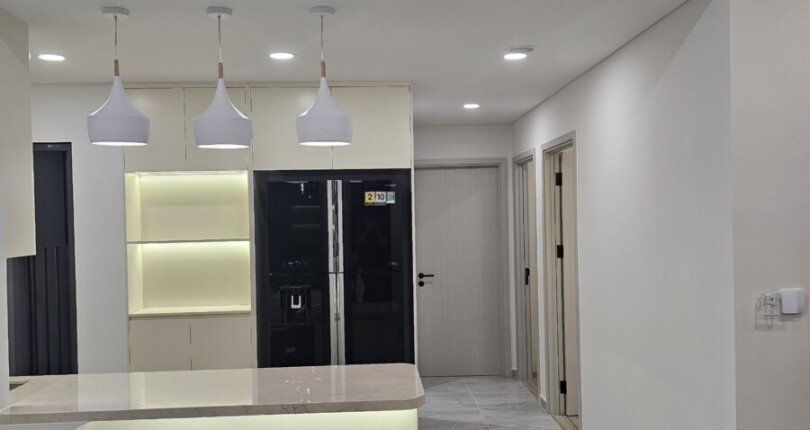 khong gian phong bep 810x430 - Giá cho thuê căn hộ 3 phòng ngủ chung cư Cardinal Court Phú Mỹ Hưng t2/2024