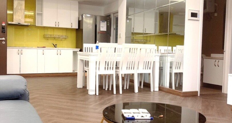 khong gian phong khach phong an va bep 810x430 - Bán căn hộ Chung cư Happy Valley Block M căn góc 3 phòng ngủ giá 5,4 tỷ