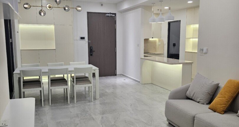 phong khach can ho 810x430 - Giá cho thuê căn hộ 3 phòng ngủ chung cư Cardinal Court Phú Mỹ Hưng t2/2024