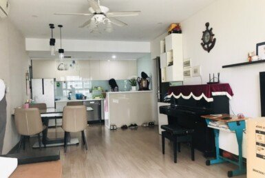 phong-khach-can-ho-ban