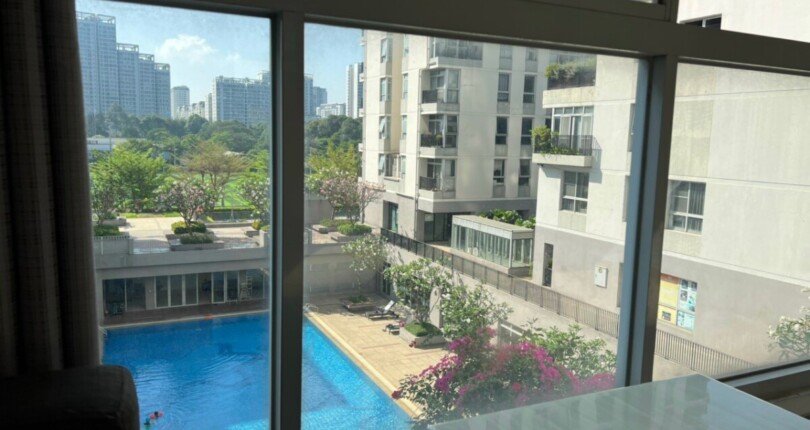 phong khach lien ke ho boi noi khu star hill 810x430 - Giá mua bán căn hộ 2 phòng ngủ block M Chung cư Star Hill Quận 7 T3/2024