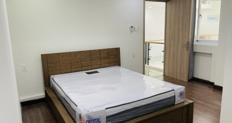 phong ngu can ho 810x430 - Giá mua bán Penthouse Sky Garden 2 Quận 7 T2/2024