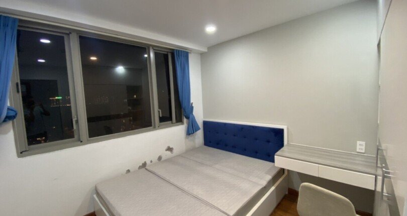 phong ngu can ho ban 3 810x430 - Bán căn hộ chung cư Hưng Phúc 1, diện tích 78m2, giá 4.5 tỷ, nội thất đầy đủ, xem nhà dễ.