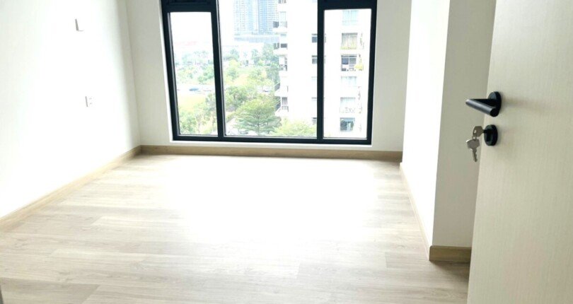 phong ngu da co san go 810x430 - Giá mua bán căn hộ 2 phòng ngủ Block A Chung cư Cardinal Court T3/2024