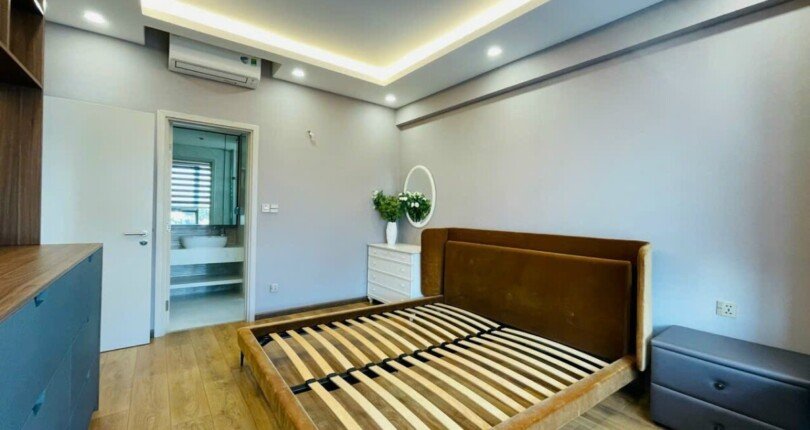 phong ngu master 1 810x430 - Giá mua bán cặp 2 căn hộ thông nhau Chung cư The Ascentia Phú Mỹ Hưng t2/2024