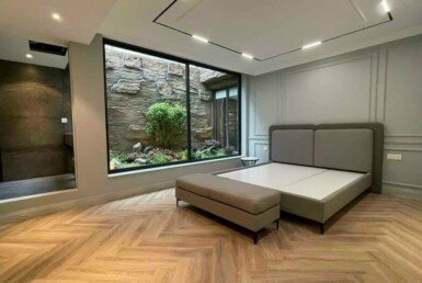 phong-ngu-nho-trong-nha-biet-thu-ban