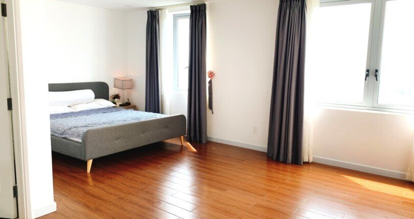 phong ngu rong rai 1 810x430 - Giá mua bán căn hộ Penthouse Block A Chung cư Green View Nguyễn Lương Bằng T3/2024