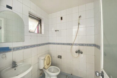 toilet-trong-can-ho-ban