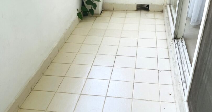 ban cong can ho 2 810x430 - Giá thuê căn hộ 3 phòng ngủ có bồn tắm nằm Chung cư Grand View Quận 7 T4/2024