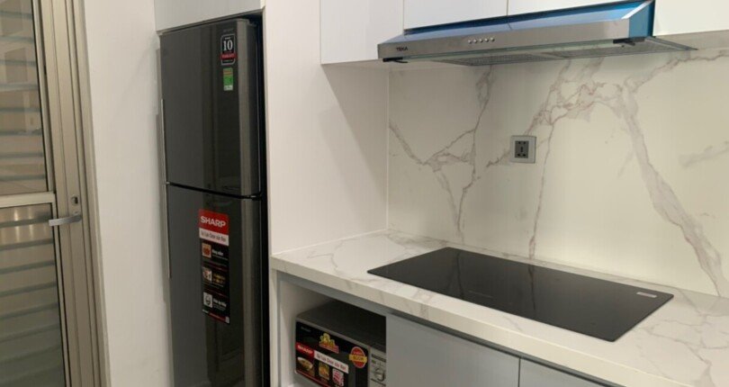 bep can ho ban 14 810x430 - Bán căn hộ chung cư Midtown The Signature, 78m2, giá 6.7 tỷ, nội thất đầy đủ, nhà có hợp đồng thuê