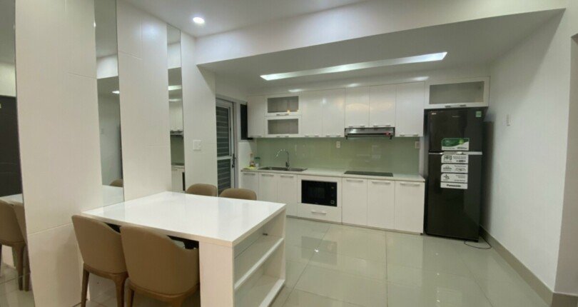 bep can ho cho thue 810x430 - Cho thuê căn hộ chung cư Happy Valley, 03pn, tầng trung, giá 1.100usd/tháng, xem nhà dễ.