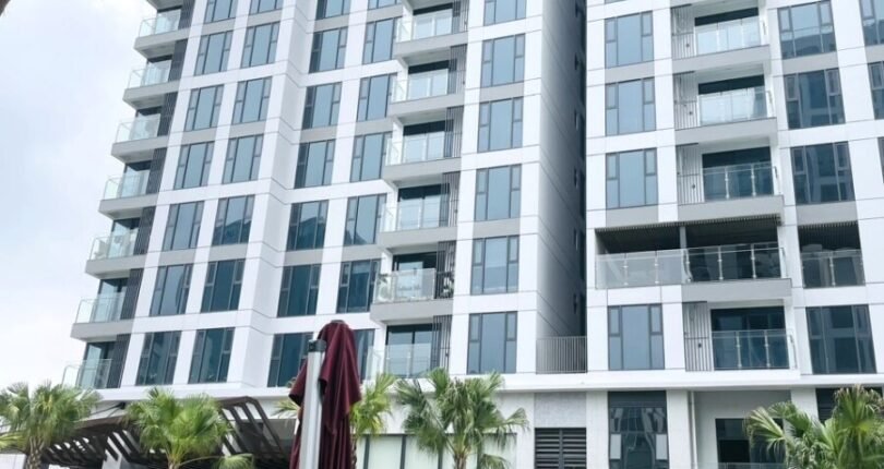 can truc dien ho boi noi khu 810x430 - Mua bán cặp căn hộ thông nhau Chung cư Cardinal Court view trực diện hồ bơi giá 15,6 tỷ