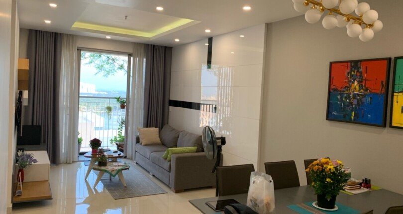 hinh anh phong khach can ho ban 2 810x430 - Bán căn hộ chung cư Scenic Valley 1, 80m2, tầng cao, giá 4.7 tỷ, nội thất đầy đủ, nhà đang trống.