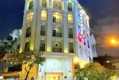 hinh anh toa nha khach san diamond hotel quan 7 385x258 - Giá mua bán tòa nhà Khách sạn Diamond Hotel Quận 7 T4/2024