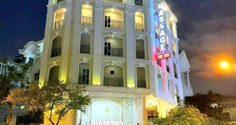 hinh anh toa nha khach san diamond hotel quan 7 810x430 - Giá mua bán tòa nhà Khách sạn Diamond Hotel Quận 7 T4/2024