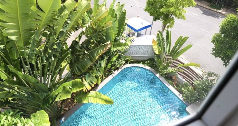 ho boi rieng trong biet thu cho thue 810x430 - Giá thuê nhà Biệt thự đơn lập Phú Mỹ Hưng có hồ bơi Quận 7 T4/2024