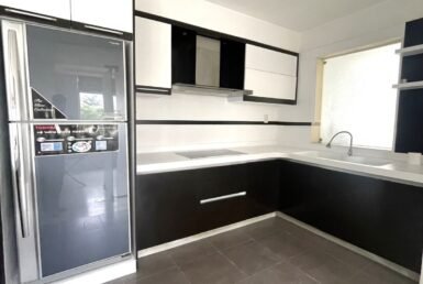 khong-gian-bep-rong-rai