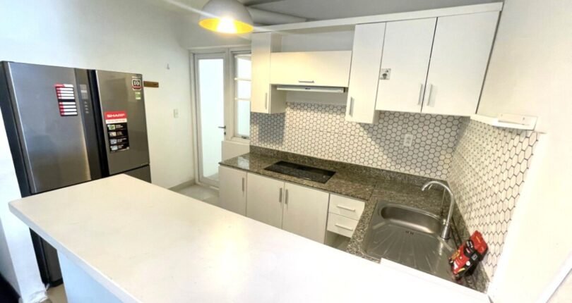 khong gian bep rong rai 10 810x430 - Giá mua bán căn hộ 3 phòng ngủ block B Chung cư Green View Quận 7 T4/2024