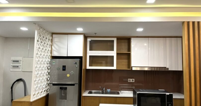 khong gian bep rong rai 11 810x430 - Giá thuê căn hộ 2 phòng ngủ Block D Chung cư Green Valley Quận 7 T4/2024