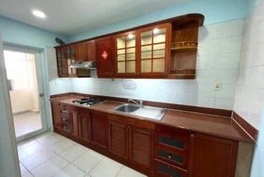 khong-gian-bep-rong-rai