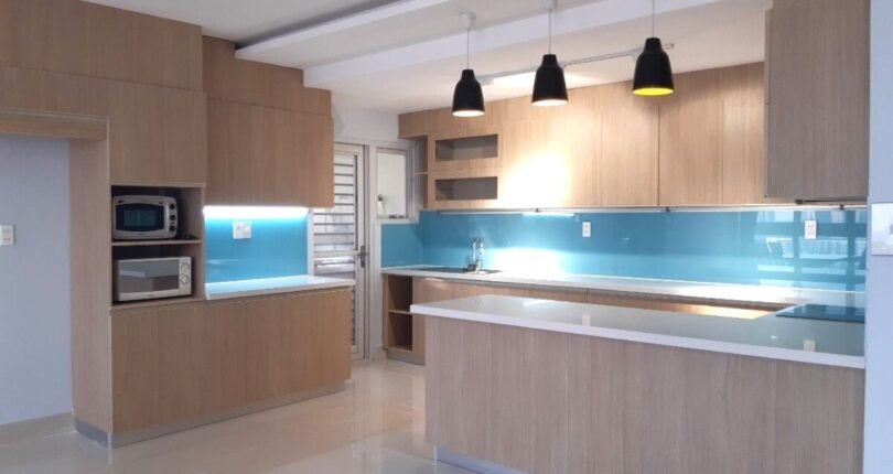khong gian bep rong rai 8 810x430 - Giá mua bán căn hộ 4 phòng ngủ Chung cư Happy Valley Quận 7 T4/2024