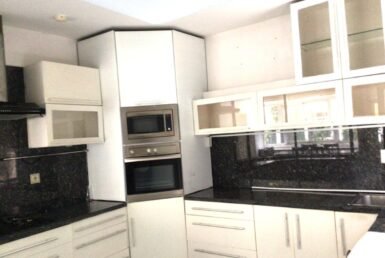 khong-gian-bep-sang-trong