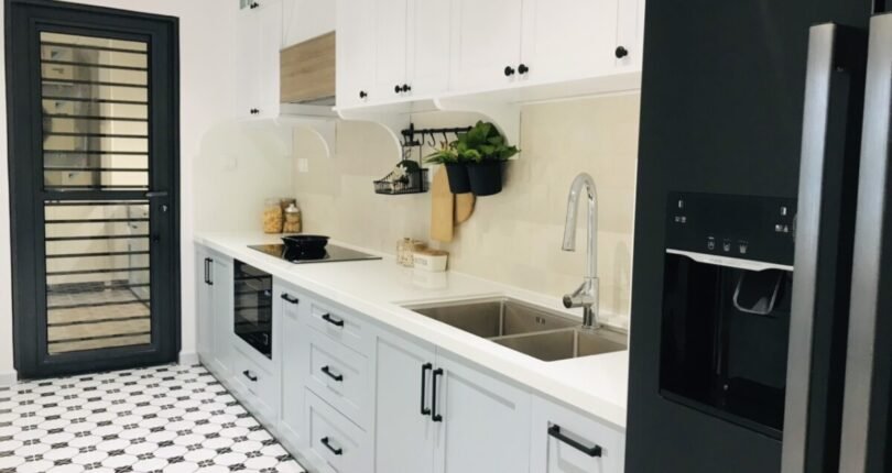 khong gian bep trong can ho cho thue 810x430 - Giá thuê căn hộ 2 phòng ngủ Block B Chung cư The Aurora Phú Mỹ Hưng Quận 7