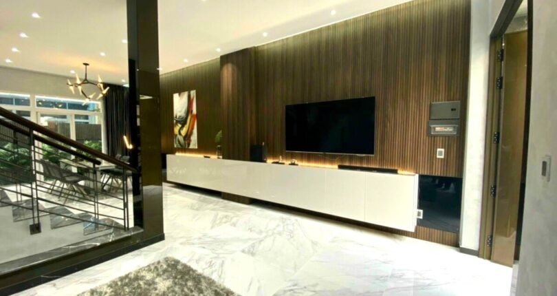 khong gian phong khach tang tret 1 810x430 - Giá mua bán nhà biệt thự liên kế Khu dân cư Mỹ Giang 1b Quận 7 T3/2024