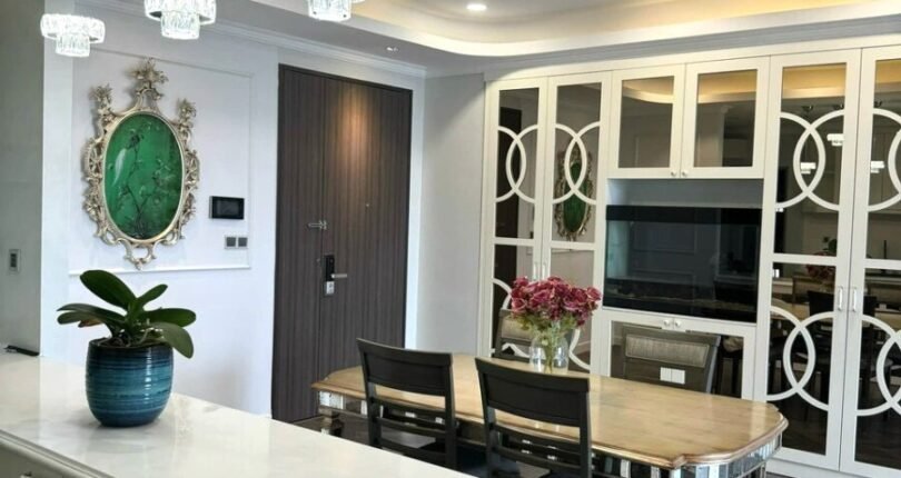 khu vuc bep va phong an 810x430 - Giá mua bán căn hộ 3 phòng ngủ Chung cư The Signature m7 T3/2024