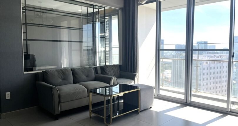 phong khach can ho 1 810x430 - Chủ gửi bán gấp căn góc 3 phòng ngủ Green Valley Quận 7, 118m2, giá 6,7 tỷ