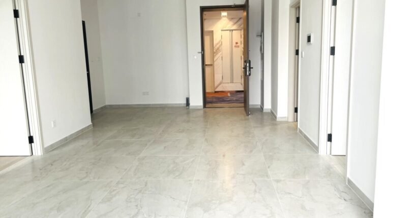 phong khach can ho 3 810x430 - Mua bán cặp căn hộ thông nhau Chung cư Cardinal Court view trực diện hồ bơi giá 15,6 tỷ